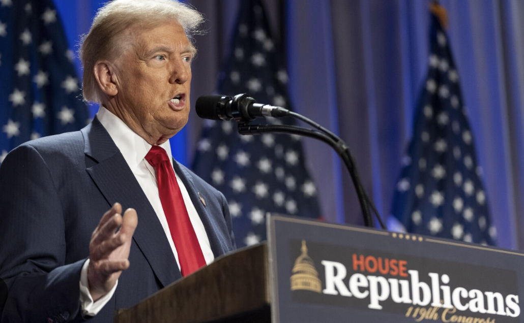 TRUMP AMENAZA A MÉXICO Y CANADÁ CON ARANCELES DE 25% POR MANTENER SUS FRONTERAS ABIERTAS
